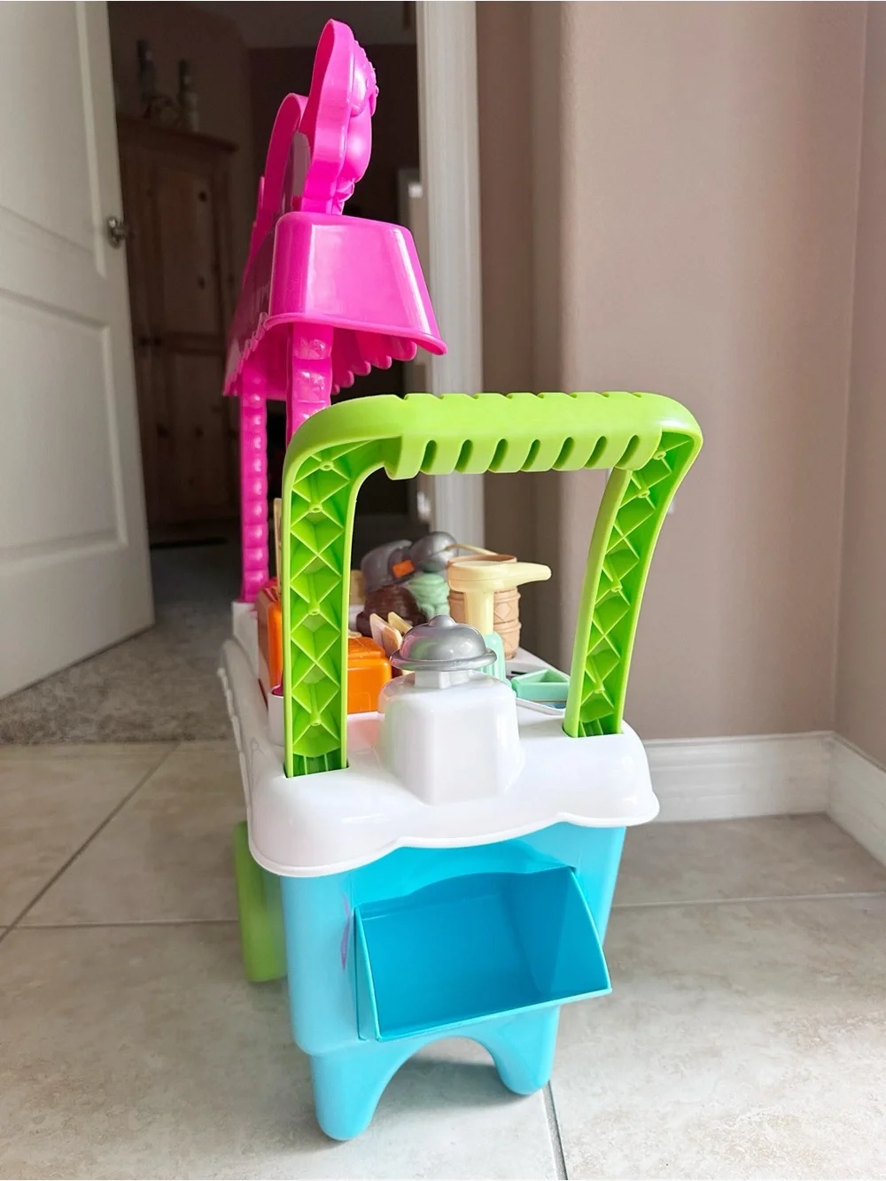Leapfrog Scoop & Learn Ice Cream Cart with All Accessories